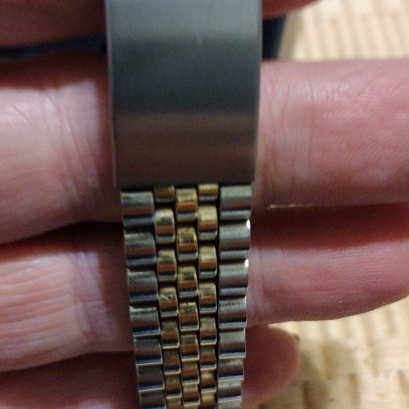 NWT Men's Geneva Watch - Picture 7 of 11